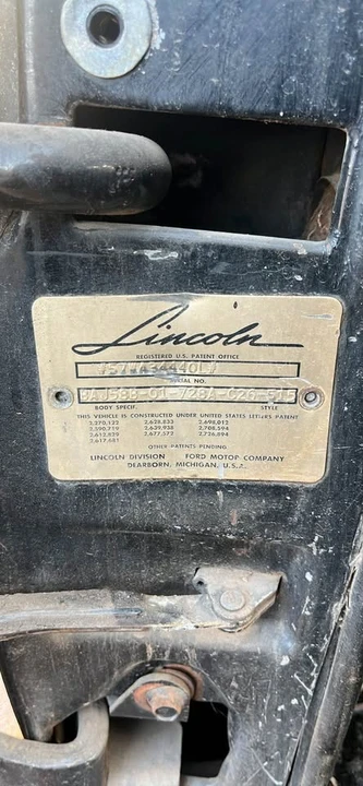 1957 Lincoln Premiere - Image 6 of 10