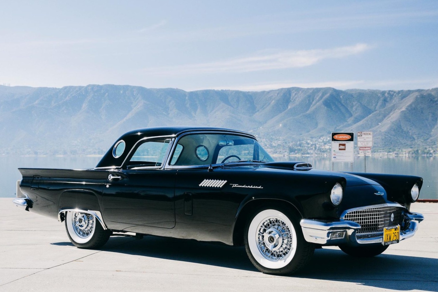 1957 Ford Thunderbird