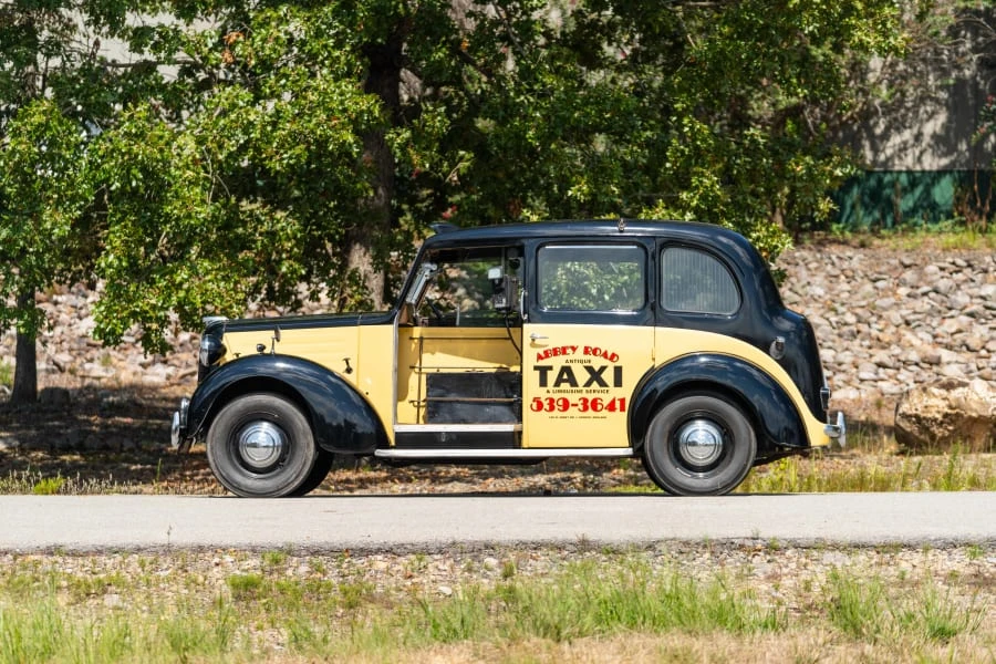 1958 Austin - Image 2 of 18