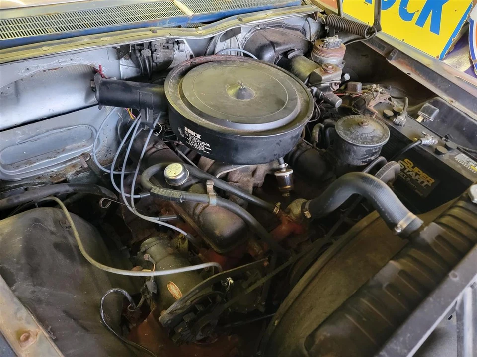 1958 Buick Roadmaster - Image 25 of 31