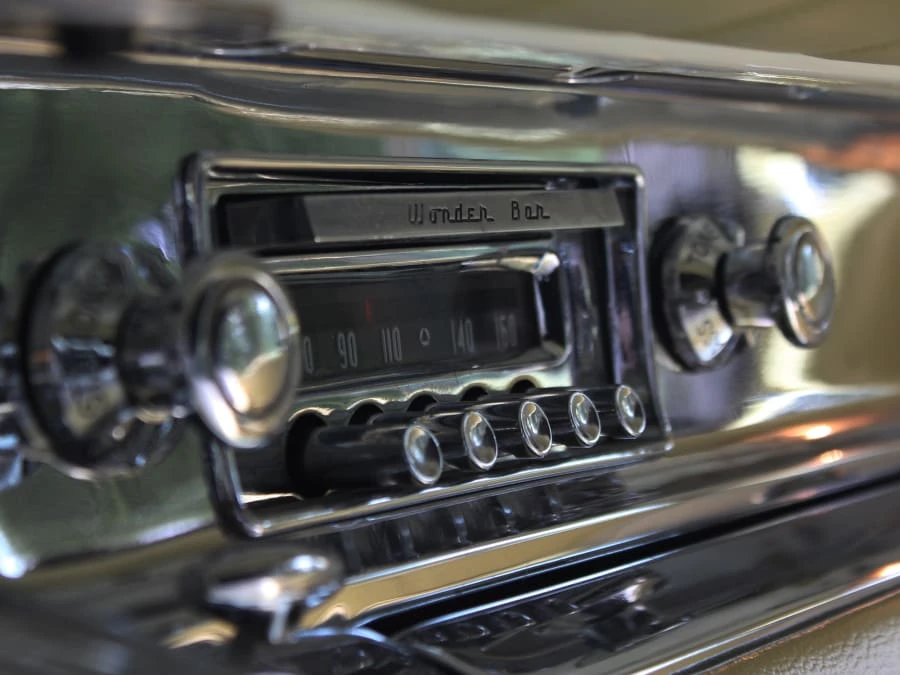 1958 Buick Roadmaster - Image 5 of 10