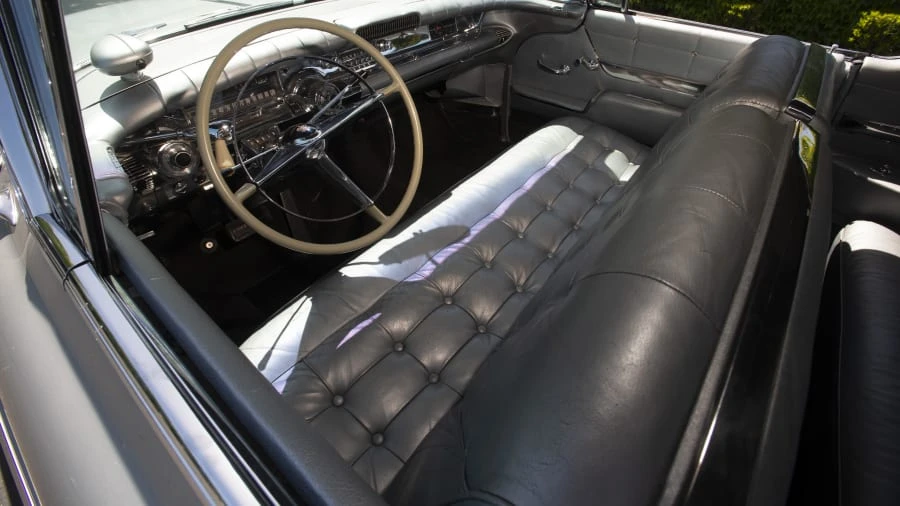 1958 Buick Roadmaster - Image 4 of 31