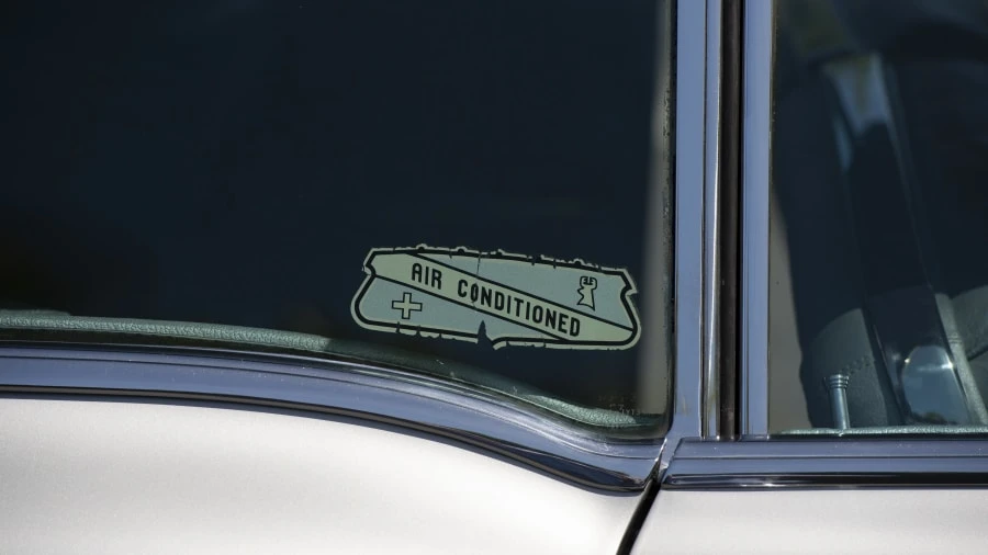 1958 Buick Roadmaster - Image 23 of 31