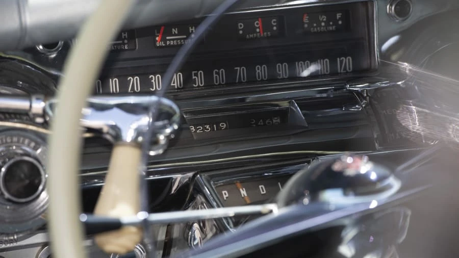 1958 Buick Roadmaster - Image 24 of 31