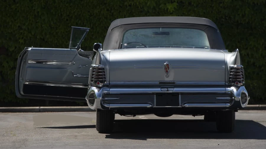 1958 Buick Roadmaster - Image 28 of 31