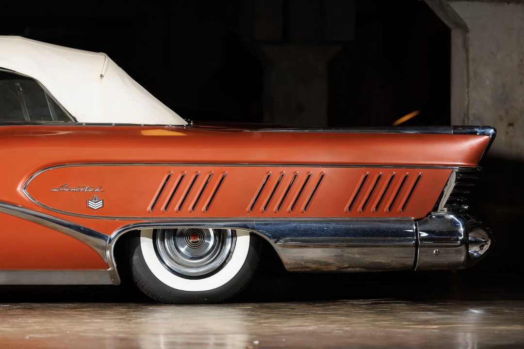 1958 Buick Roadmaster - Image 7 of 31