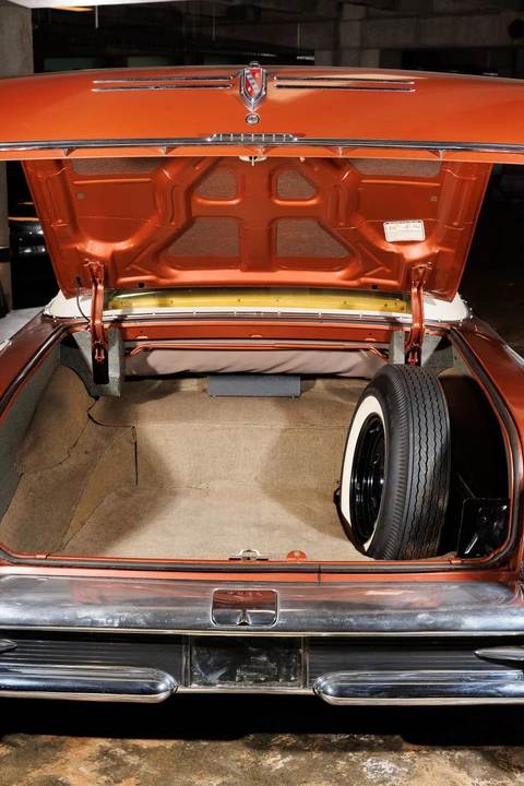 1958 Buick Roadmaster - Image 25 of 31