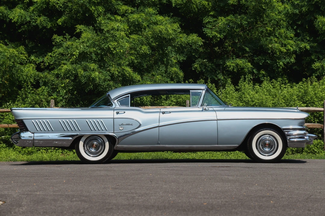 1958 Buick Roadmaster - Image 10 of 31