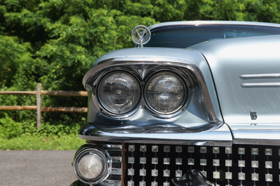 1958 Buick Roadmaster - Image 25 of 31