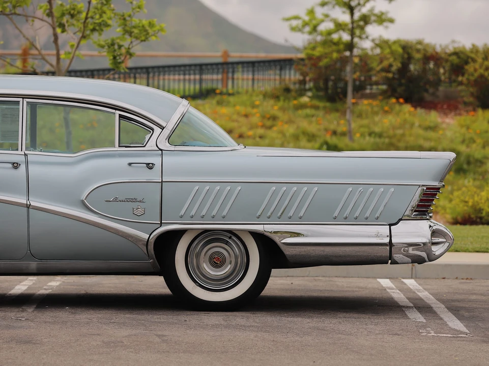 1958 Buick Roadmaster - Image 20 of 31