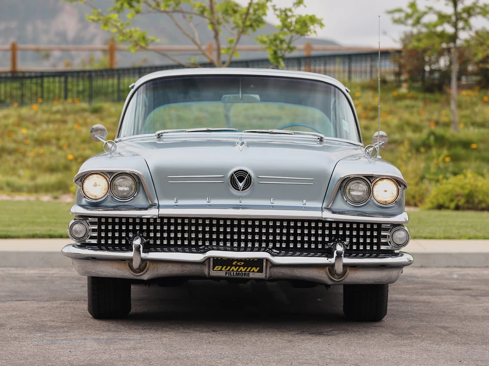 1958 Buick Roadmaster - Image 4 of 31