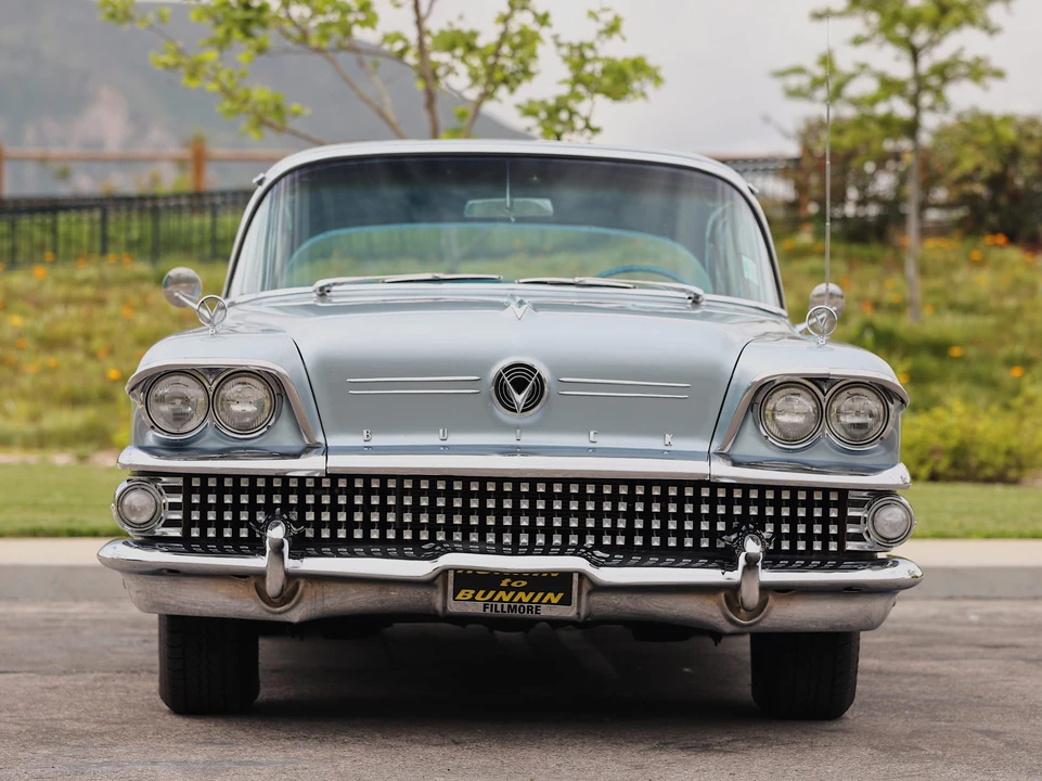 1958 Buick Roadmaster - Image 5 of 31