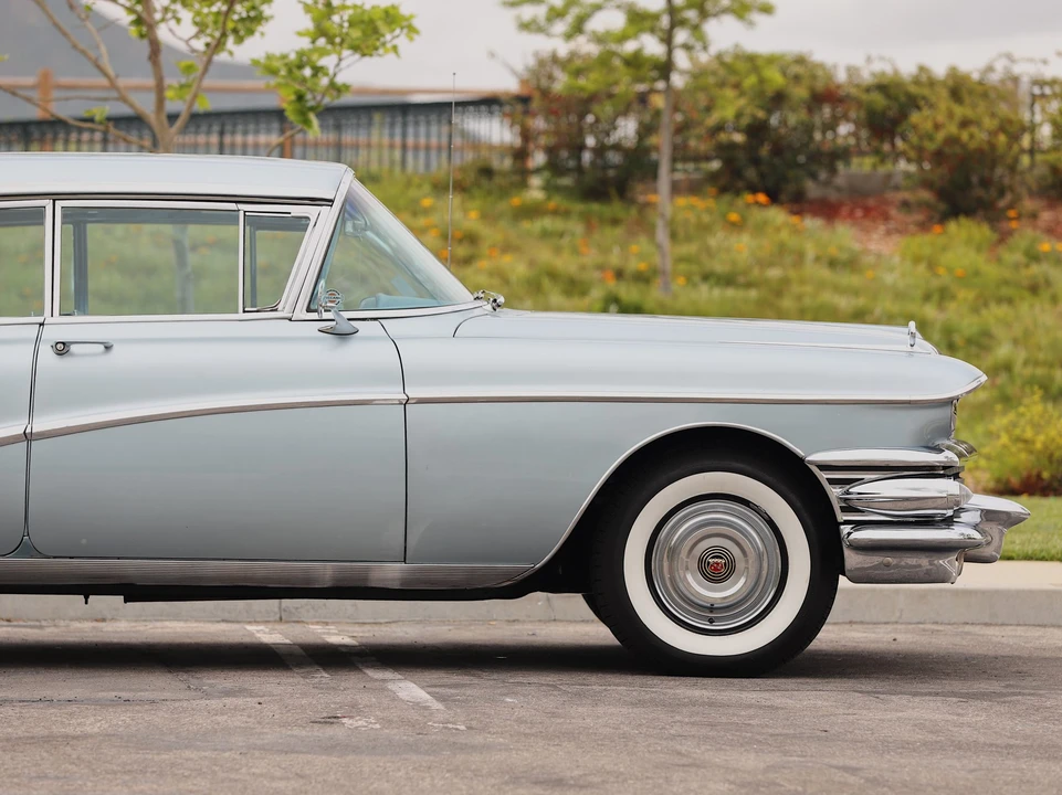 1958 Buick Roadmaster - Image 22 of 31