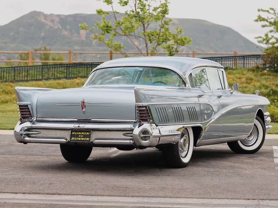 1958 Buick Roadmaster - Image 10 of 31