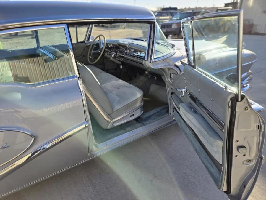 1958 Buick Roadmaster - Image 7 of 11