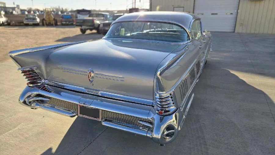 1958 Buick Roadmaster - Image 5 of 11