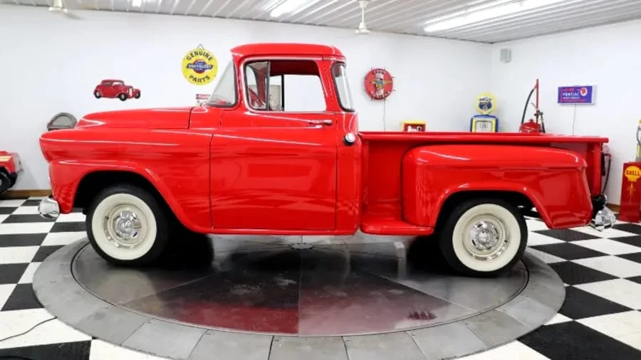 1958 Chevrolet Task Force - Image 21 of 23