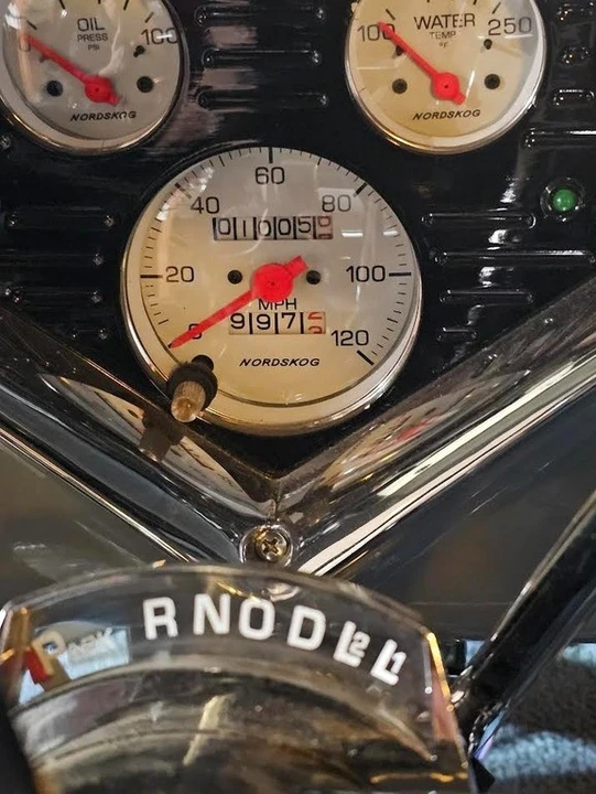 1958 Chevrolet Task Force - Image 10 of 21