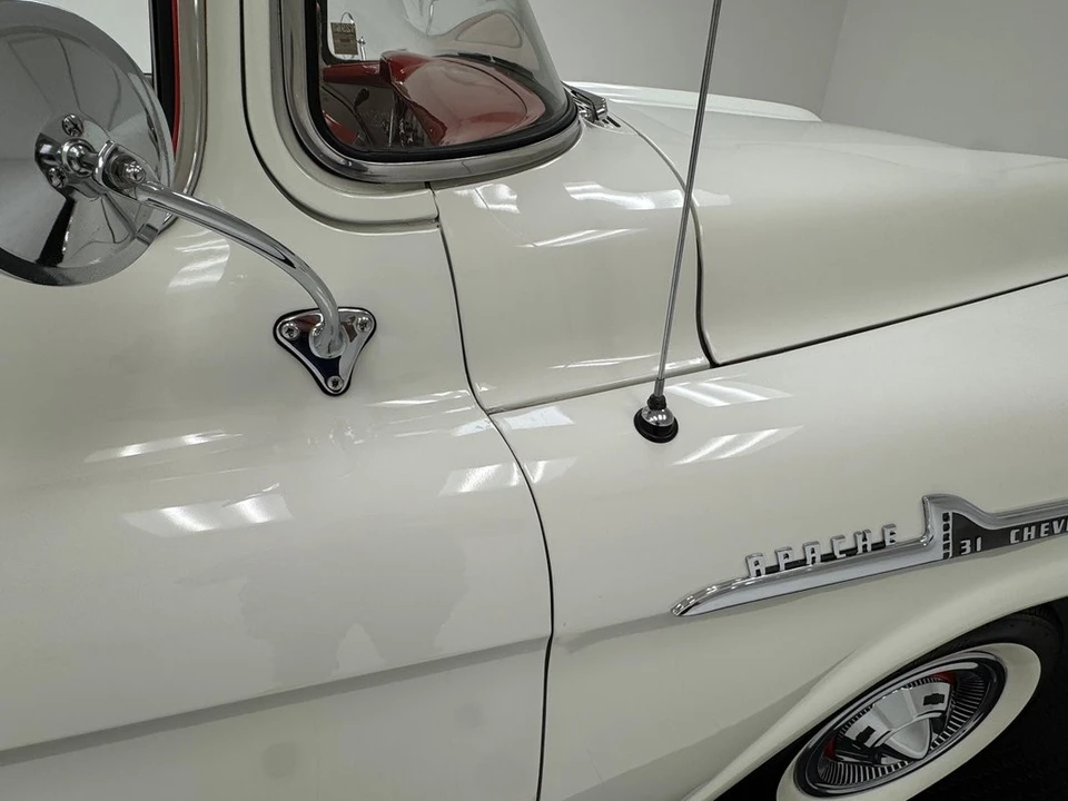 1958 Chevrolet Task Force - Image 26 of 31