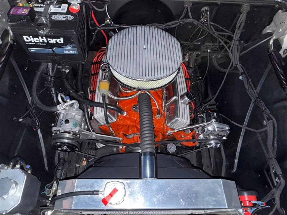 1958 Chevrolet Task Force - Image 2 of 4