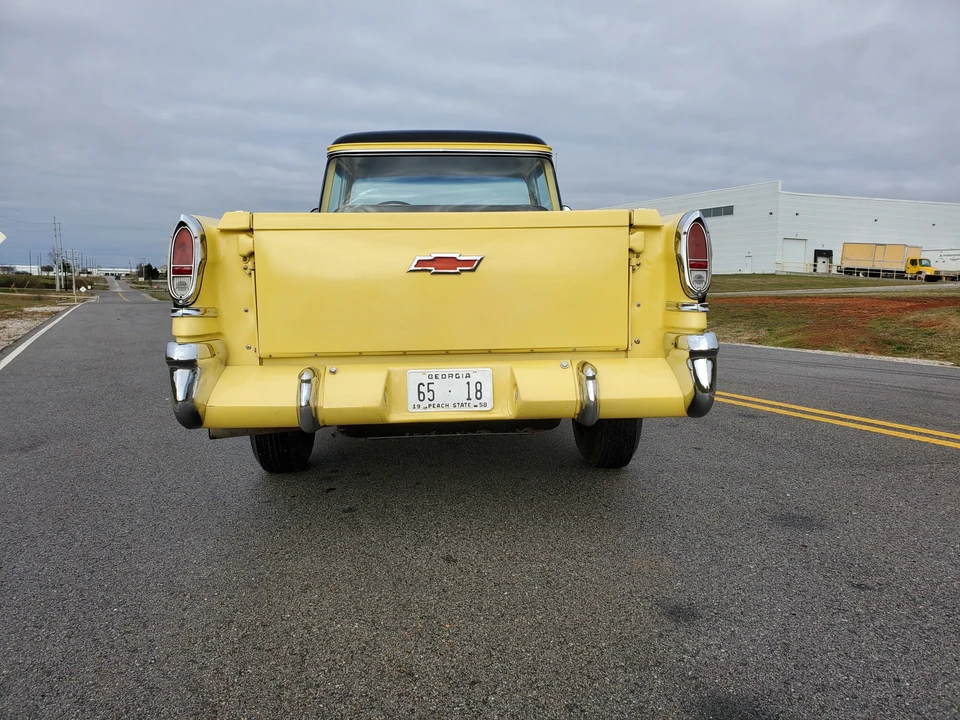 1958 Chevrolet Task Force - Image 8 of 31