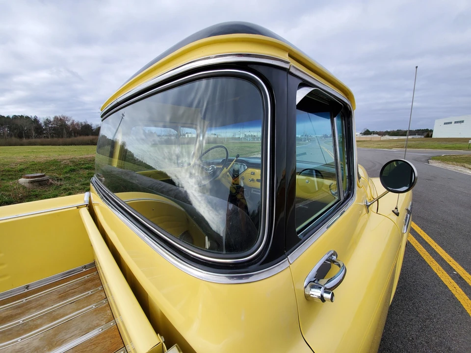 1958 Chevrolet Task Force - Image 22 of 31