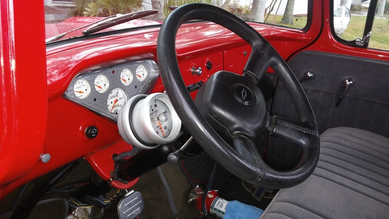 1958 Chevrolet Task Force - Image 28 of 31