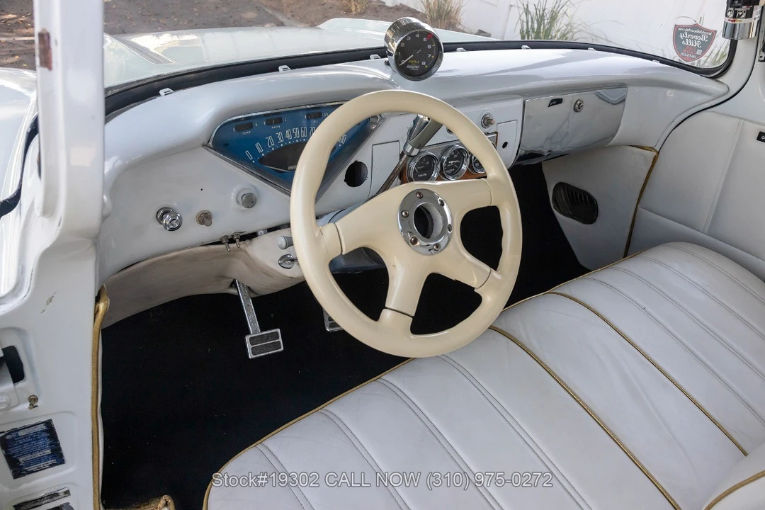 1958 Chevrolet Task Force - Image 21 of 31