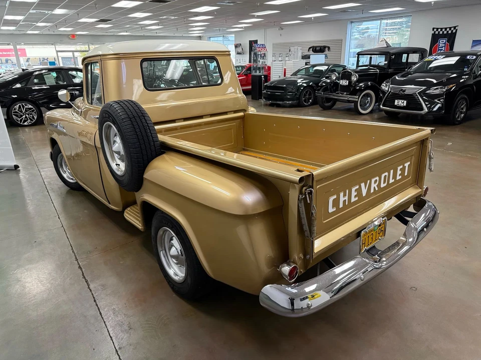 1958 Chevrolet Task Force - Image 21 of 31
