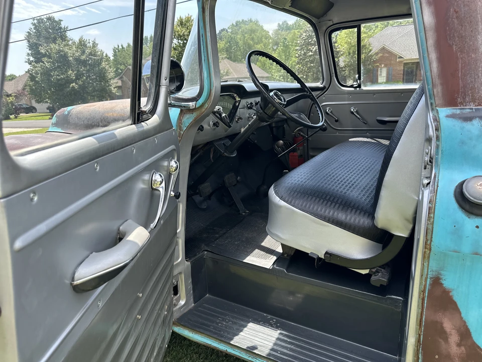 1958 Chevrolet Task Force - Image 25 of 31