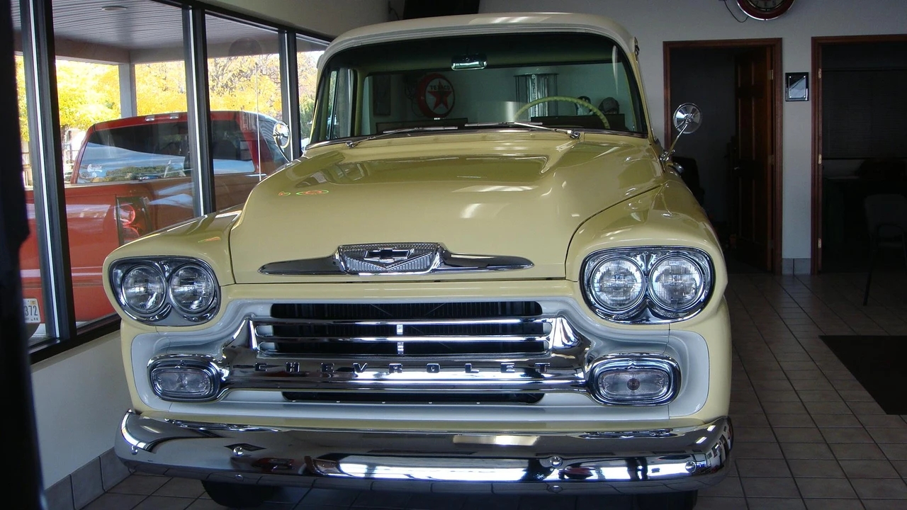 1958 Chevrolet Task Force - Image 24 of 31