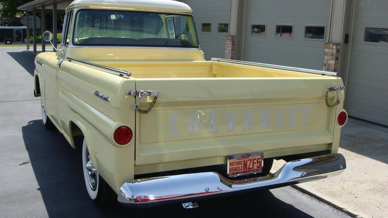 1958 Chevrolet Task Force - Image 14 of 31