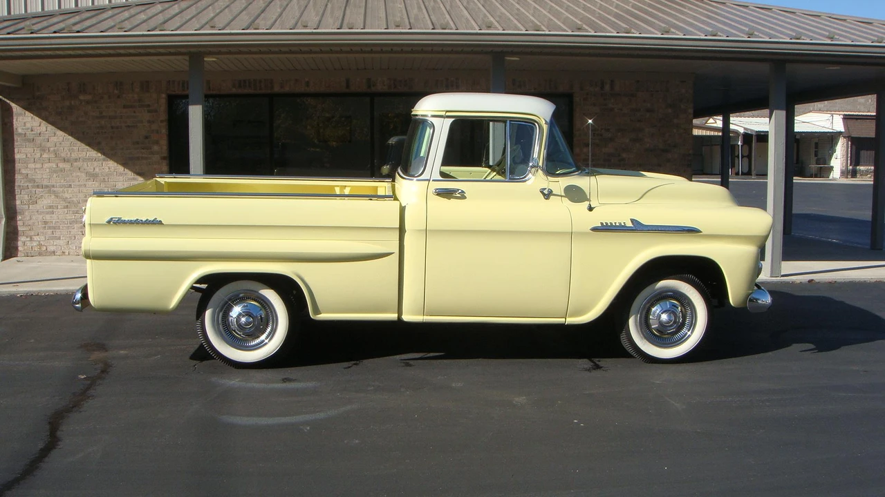 1958 Chevrolet Task Force - Image 8 of 31