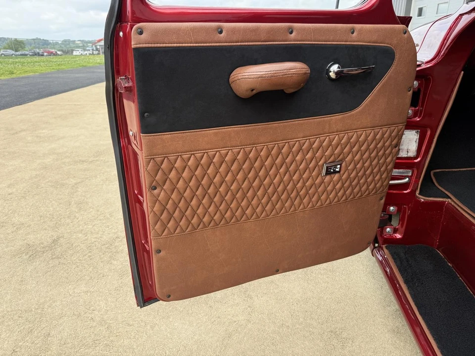 1958 Chevrolet Task Force - Image 24 of 31