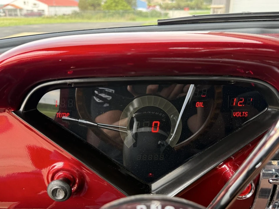 1958 Chevrolet Task Force - Image 27 of 31