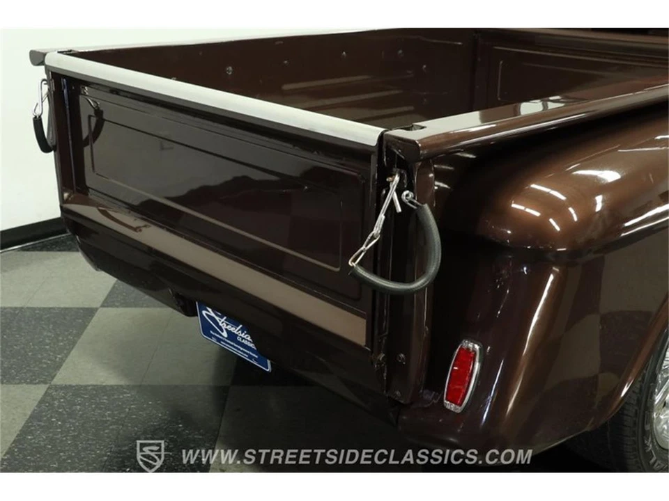 1958 Chevrolet Task Force - Image 25 of 31