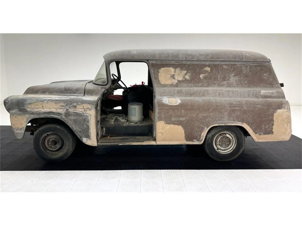 1958 Chevrolet Task Force - Image 2 of 31