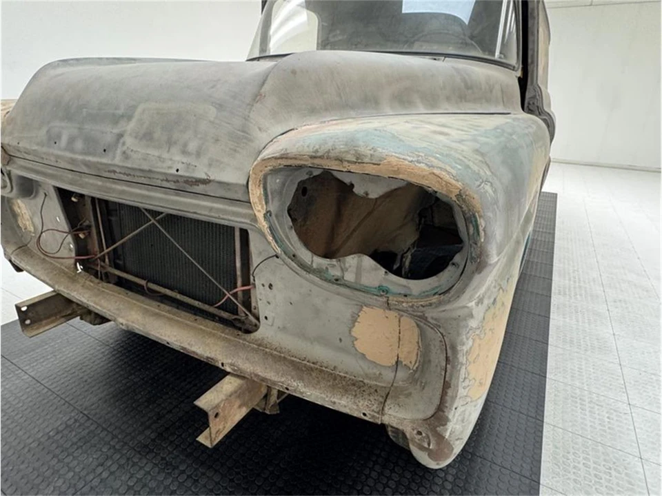 1958 Chevrolet Task Force - Image 10 of 31