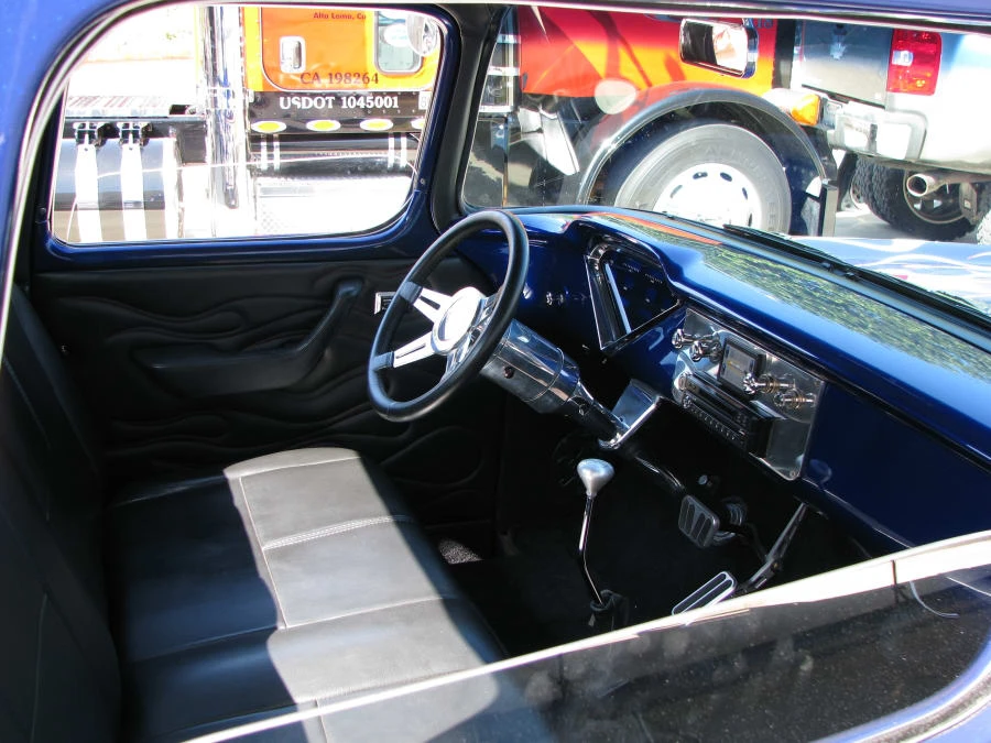 1958 Chevrolet Task Force - Image 5 of 10