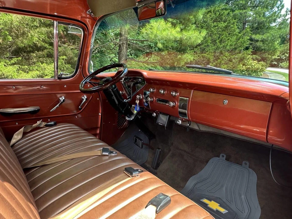 1958 Chevrolet Task Force - Image 17 of 31