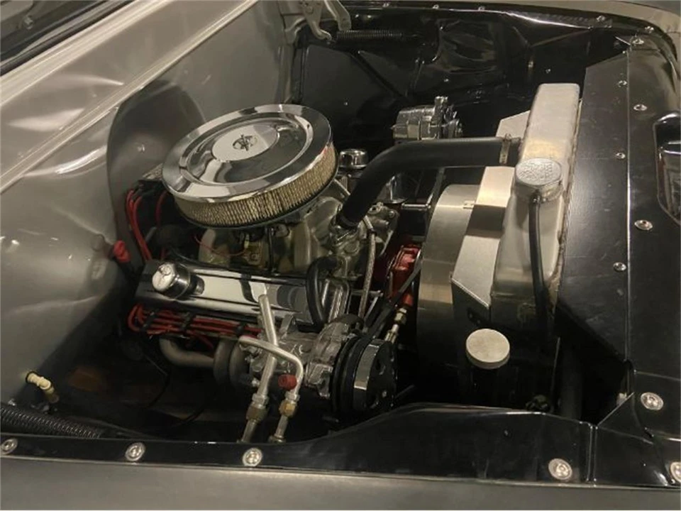1958 Chevrolet Task Force - Image 11 of 23