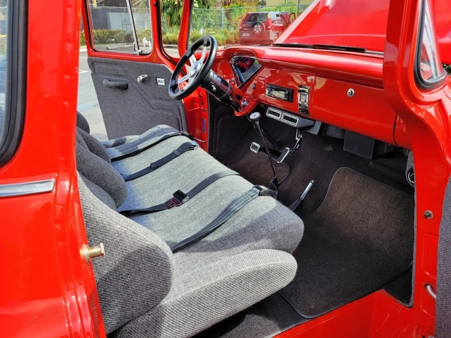 1958 Chevrolet Task Force - Image 5 of 13