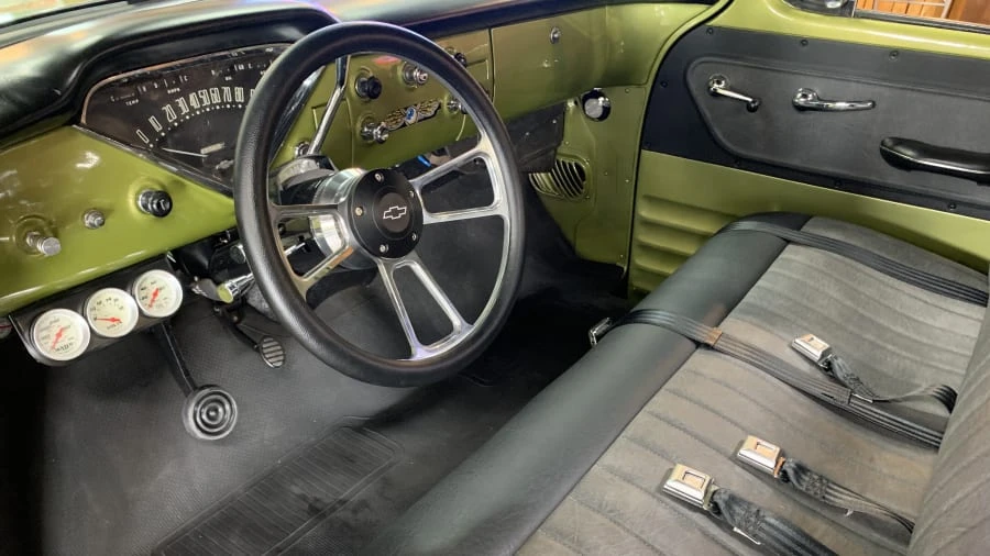 1958 Chevrolet Task Force - Image 2 of 5