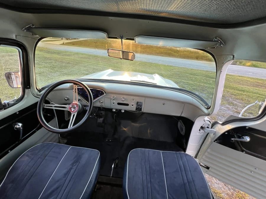 1958 Chevrolet Task Force - Image 22 of 31