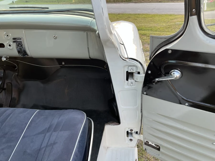 1958 Chevrolet Task Force - Image 23 of 31