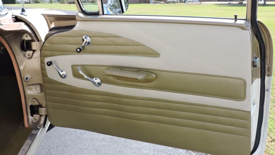 1958 Chevrolet Biscayne - Image 6 of 10