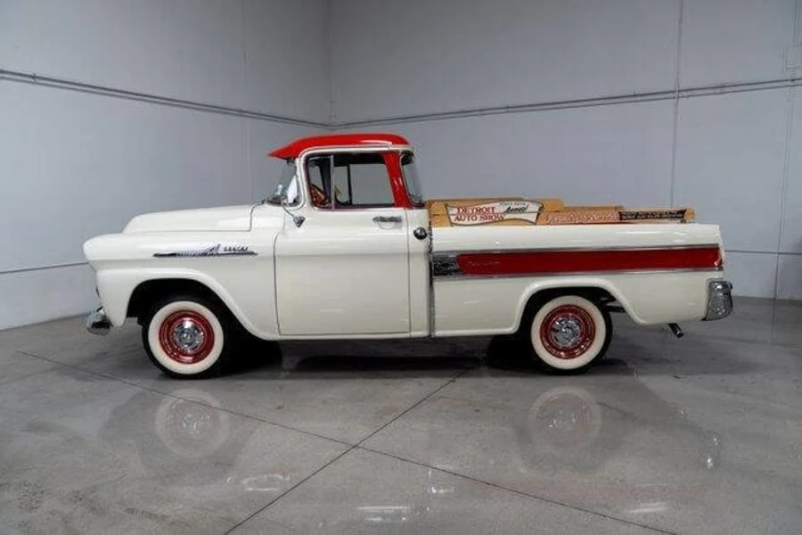 1958 Chevrolet Task Force - Image 6 of 13