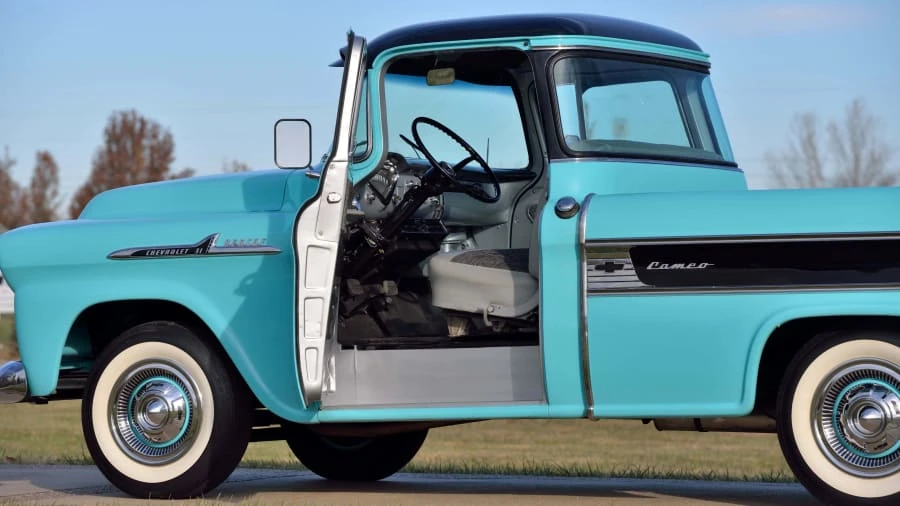 1958 Chevrolet Task Force - Image 17 of 30