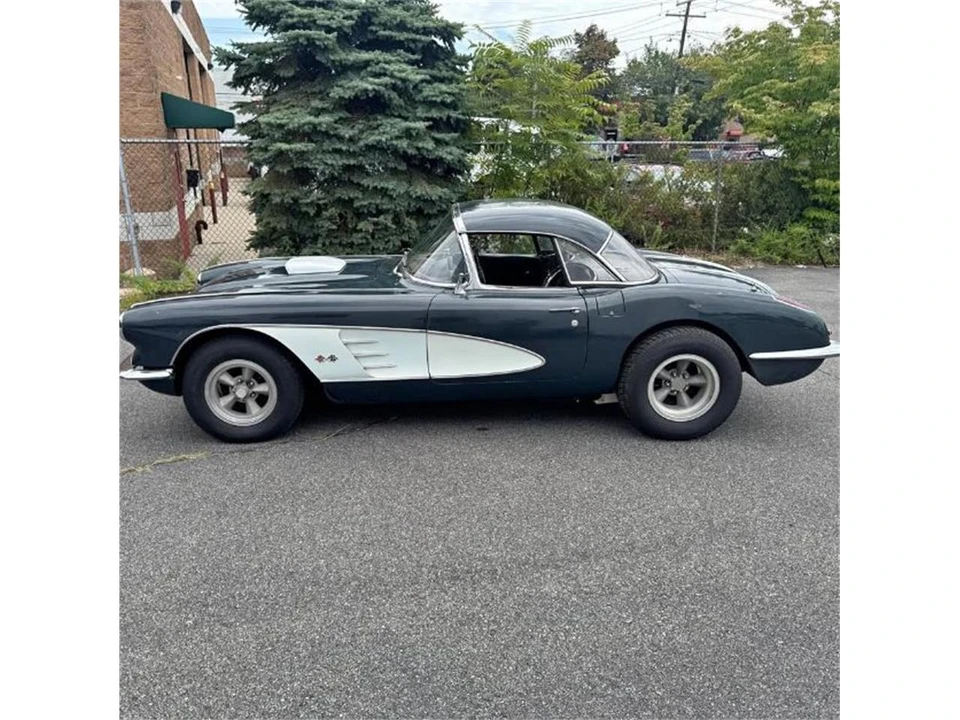 1958 Chevrolet Corvette C1 - Image 2 of 18