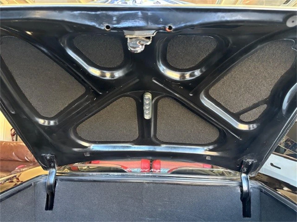 1958 Chevrolet Impala 1st Gen - Image 21 of 23